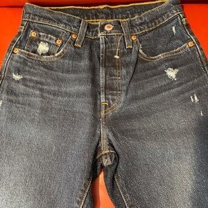 NWOT Levi’s 501 25x26 cropped jeans